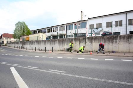 POSTAVLANJE NOVIH STEBRIČKOV NA RAKEKU 11 FOTO LJUBO VUKELIČ